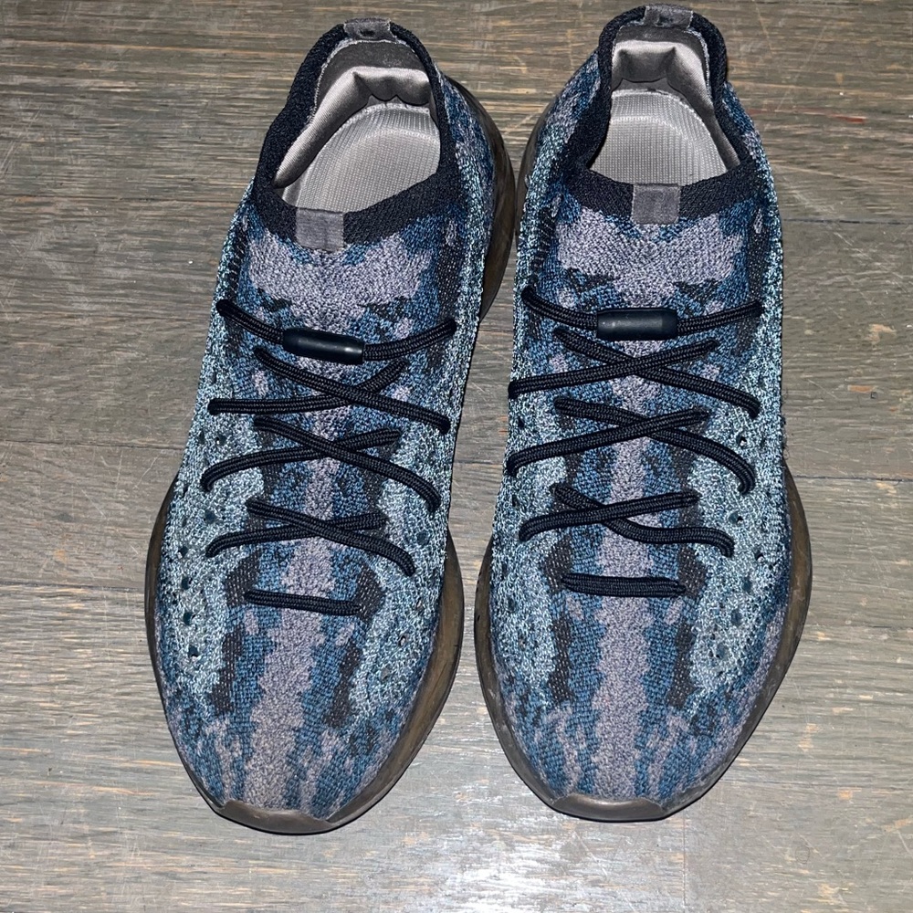 Yeezy adidas sneakers size 7.5